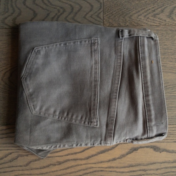 Madewell 9” Skinny Grey Jeans - Picture 4 of 5